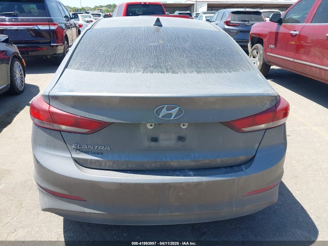 5NPD84LF6JH318582 Hyundai ELANTRA SEL