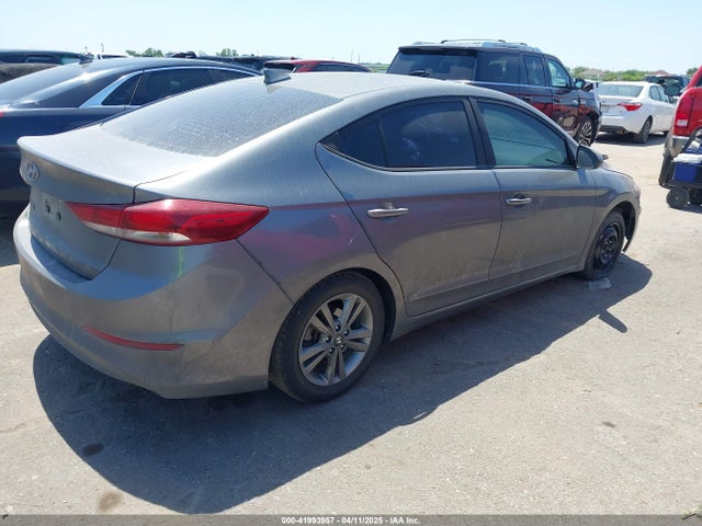 5NPD84LF6JH318582 Hyundai ELANTRA SEL