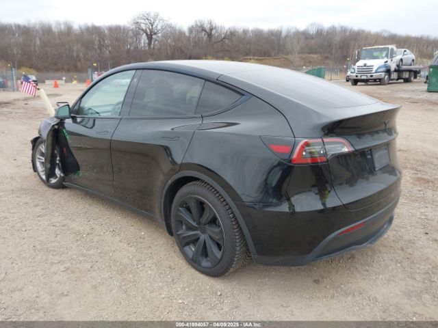 2021 TESLA MODEL Y 5YJYGAEE2MF228632 Photo 2