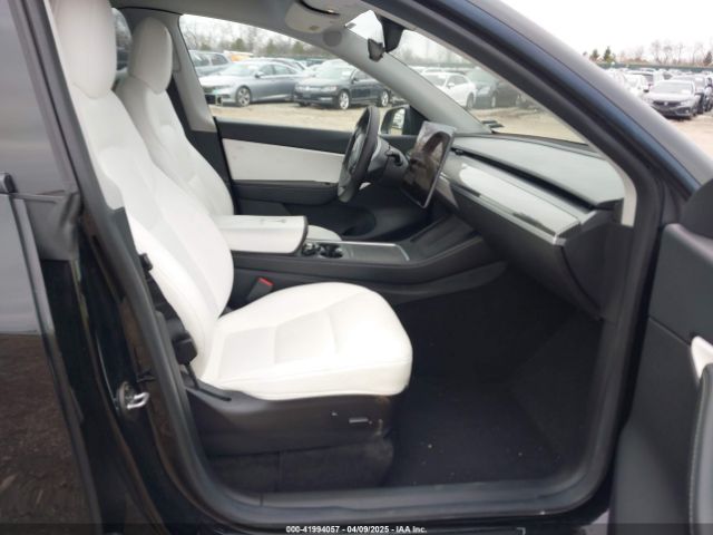 2021 TESLA MODEL Y 5YJYGAEE2MF228632 Photo 4