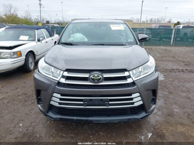 5TDBZRFH5KS979255 Toyota Highlander Le