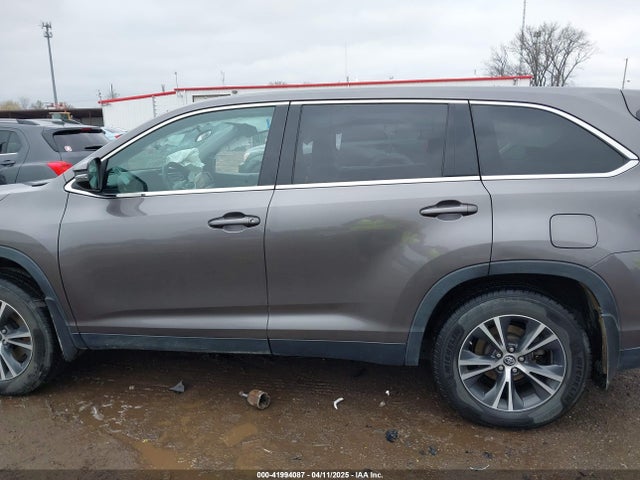 5TDBZRFH5KS979255 Toyota Highlander Le