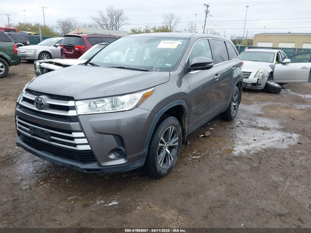 5TDBZRFH5KS979255 Toyota Highlander Le