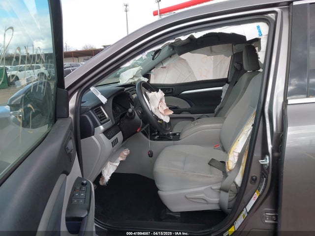 5TDBZRFH5KS979255 Toyota Highlander Le