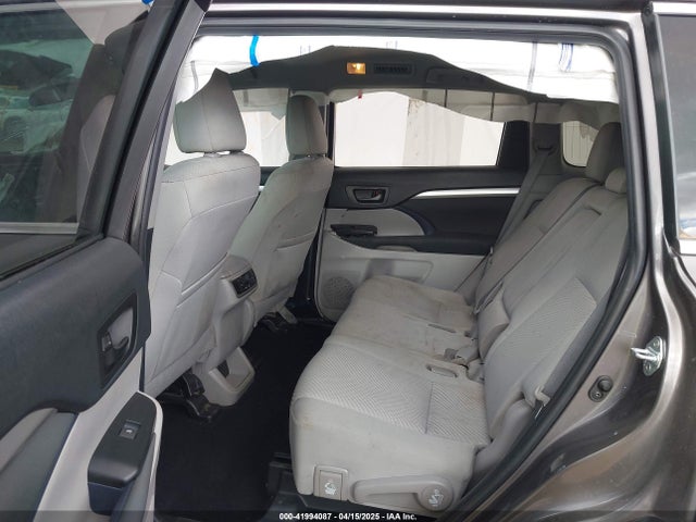 5TDBZRFH5KS979255 Toyota Highlander Le