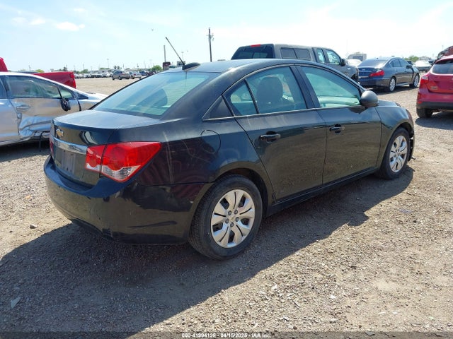 1G1PA5SH4F7166574 Chevrolet Cruze Ls Auto