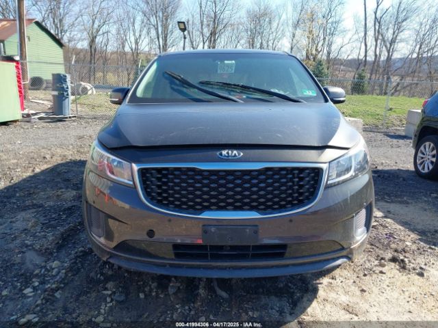KNDMB5C12J6372631 KIA SEDONA LX