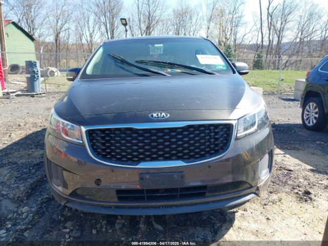 KNDMB5C12J6372631 KIA SEDONA LX