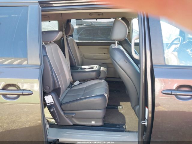 KNDMB5C12J6372631 KIA SEDONA LX