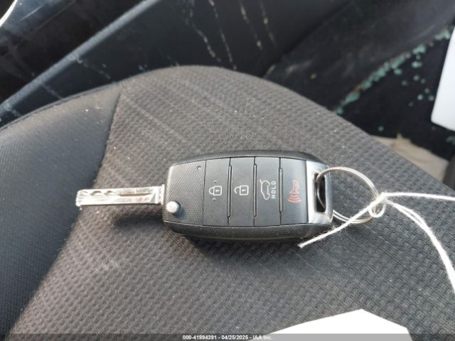 5XYKTCA69FG584986 KIA SORENTO LX