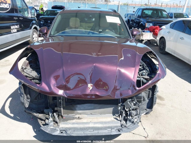 Porsche Macan T 2024 WP1AA2A55RLB10527 Image 13