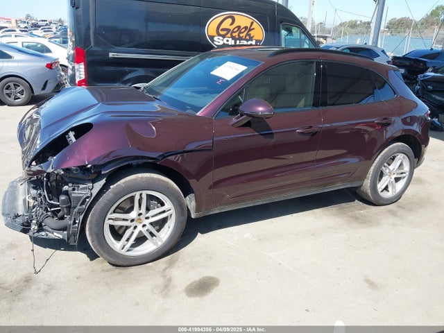 Porsche Macan T 2024 WP1AA2A55RLB10527 Image 15