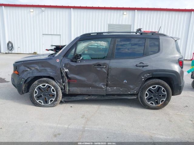 ZACCJBCB2HPF51653 Jeep Renegade Trailhawk 4x4