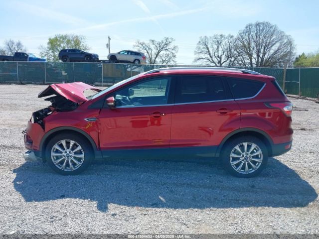 1FMCU0J93HUB20552 Ford Escape Titanium