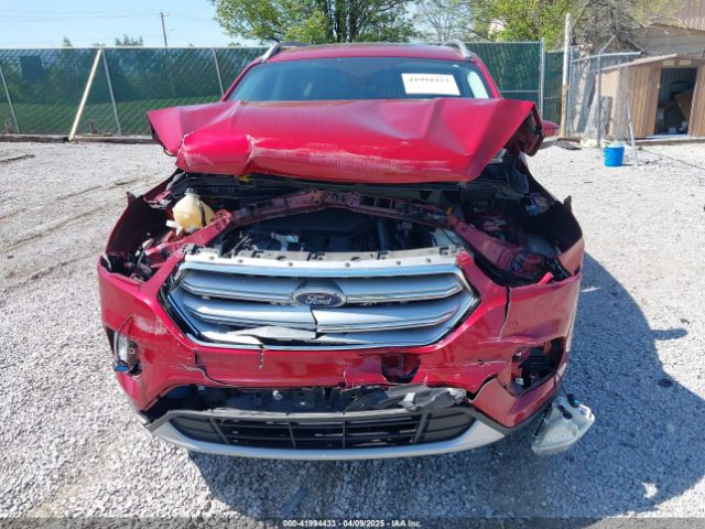1FMCU0J93HUB20552 Ford Escape Titanium