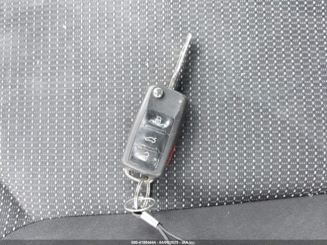 1VWAT7A38HC004849 Volkswagen Passat 1.8t S
