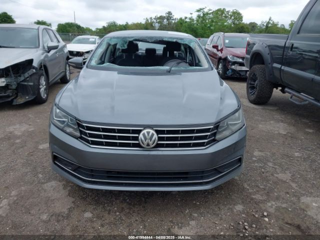 1VWAT7A38HC004849 Volkswagen Passat 1.8t S