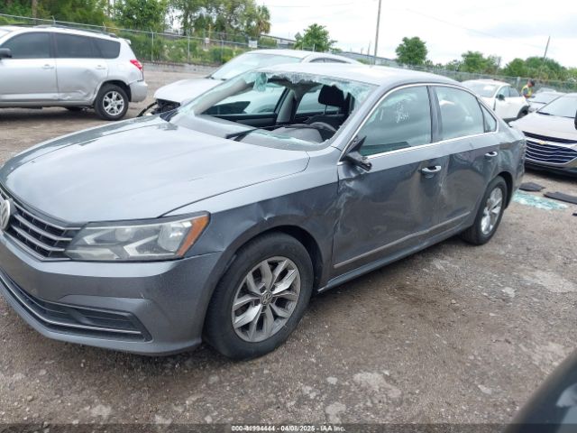 1VWAT7A38HC004849 Volkswagen Passat 1.8t S