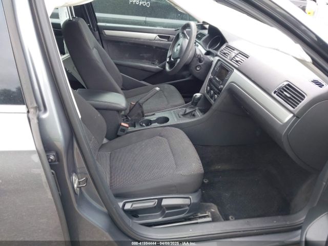 1VWAT7A38HC004849 Volkswagen Passat 1.8t S