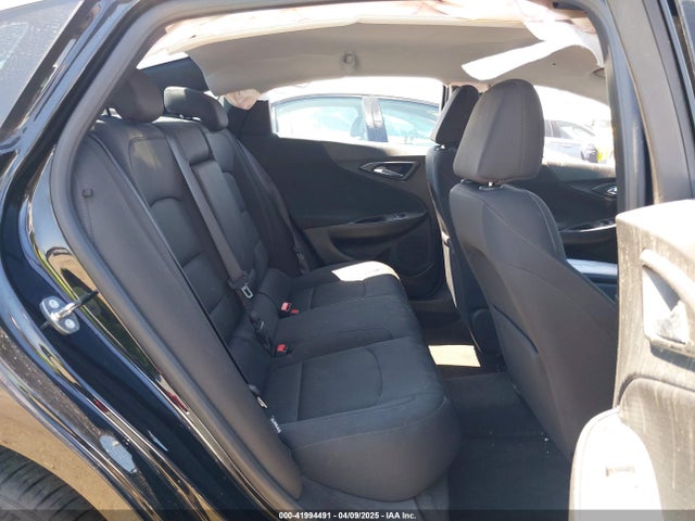 1G1ZE5STXHF263594 Chevrolet MALIBU 1LT