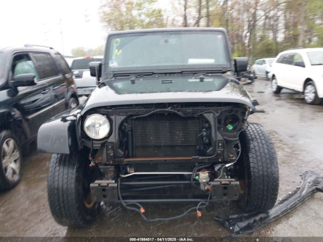 1C4HJWEG1EL107461 Jeep Wrangler Unlimited Sahara