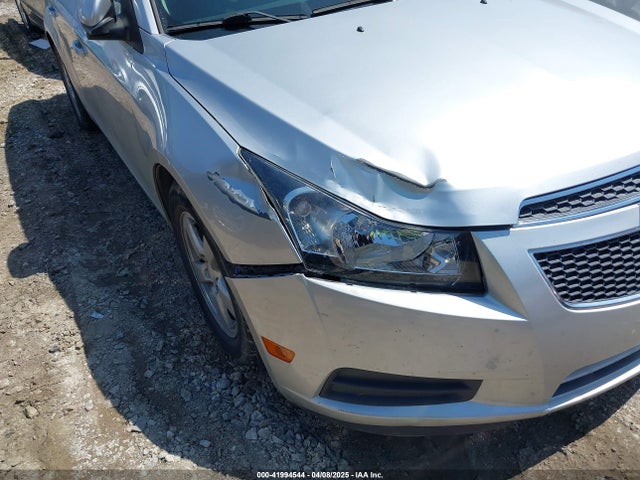 1G1PC5SB0E7449249 Chevrolet Cruze 1lt Auto