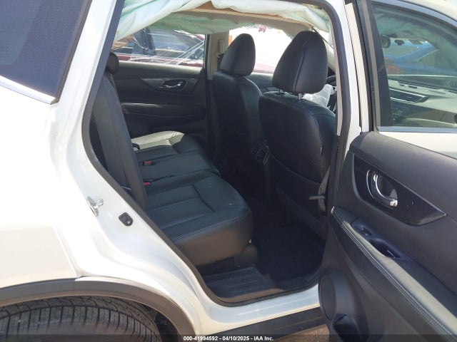 5N1AT2MV3FC766613 Nissan Rogue Sl