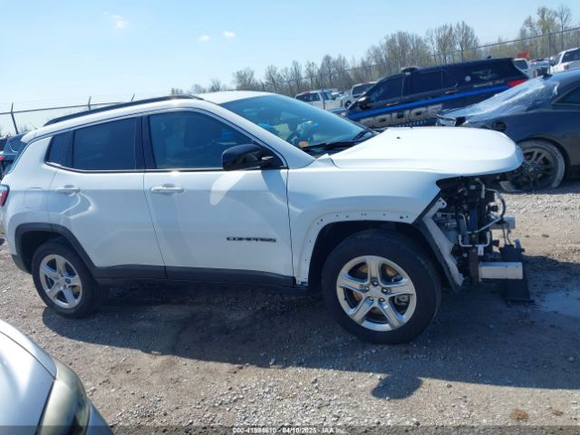 3C4NJDBN9PT561829 Jeep Compass Latitude 4x4