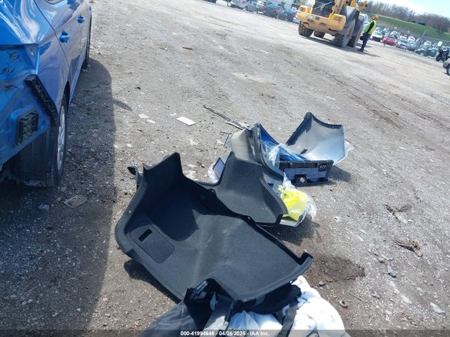KMHD74LF4HU128066 Hyundai ELANTRA SE