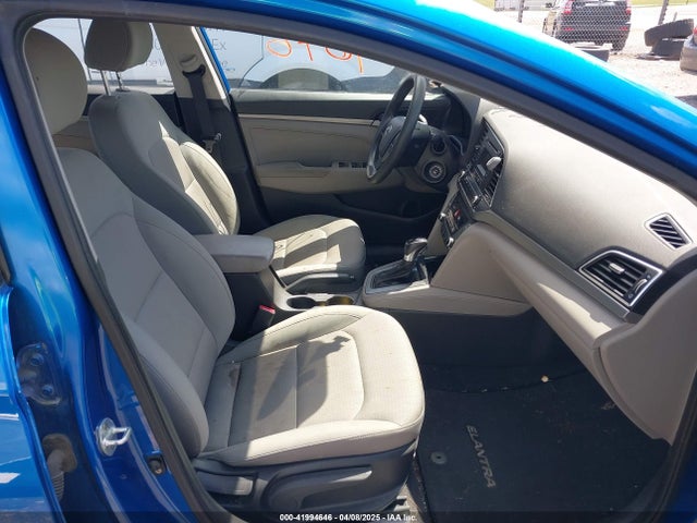 KMHD74LF4HU128066 Hyundai ELANTRA SE