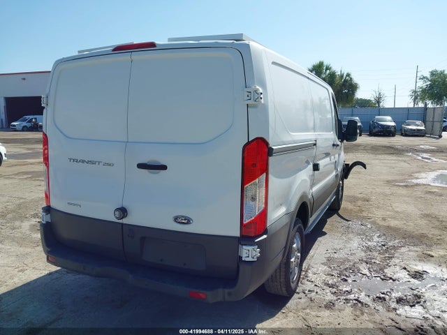1FTYR1YG3GKA09967 Ford Transit-250