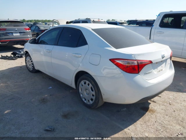 Toyota COROLLA LE 2017 5YFBURHE5HP705380 Image 3