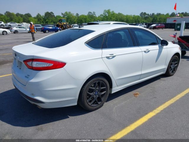3FA6P0HD0FR307552 Ford FUSION SE