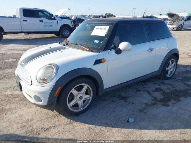 2009 MINI COOPER WMWMF33569TZ20989 Photo 1
