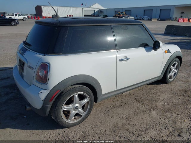 2009 MINI COOPER WMWMF33569TZ20989 Photo 3