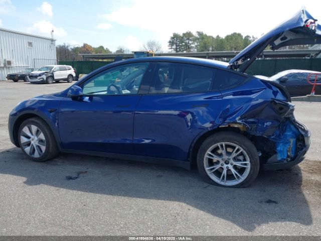 2023 TESLA MODEL Y 7SAYGAEE0PF892595 Photo 2
