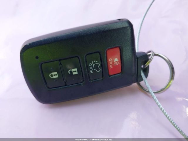 JTMWFREV2JJ168557 Toyota Rav4 Xle