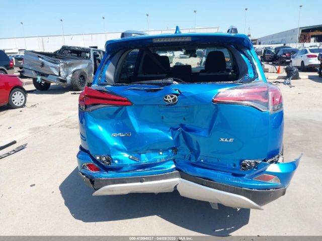JTMWFREV2JJ168557 Toyota Rav4 Xle