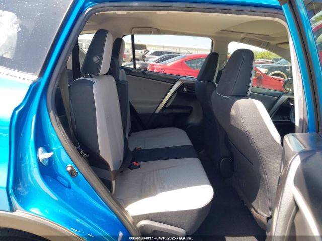 JTMWFREV2JJ168557 Toyota Rav4 Xle