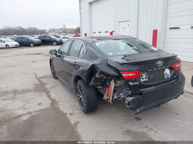 4T1B11HK3JU623233 Toyota CAMRY SE