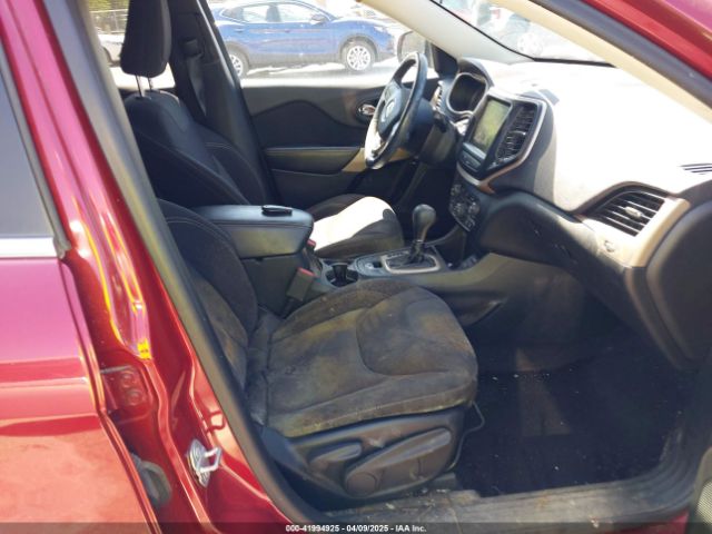 1C4PJLCB0HW661255 Jeep Cherokee Latitude Fwd