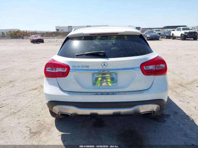 WDCTG4EB4KJ601901 Mercedes-Benz GLA 250