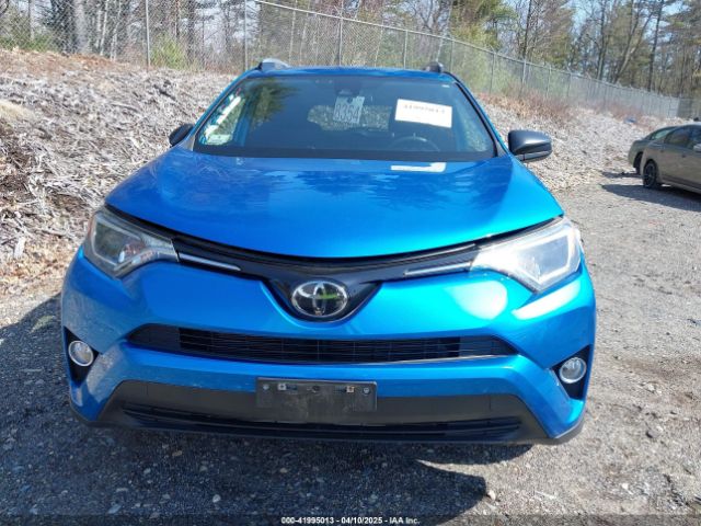 JTMBFREV3HJ145278 Toyota RAV4 LE