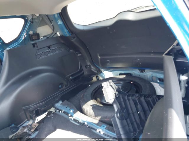 JTMBFREV3HJ145278 Toyota RAV4 LE