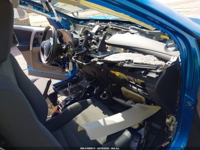 JTMBFREV3HJ145278 Toyota RAV4 LE