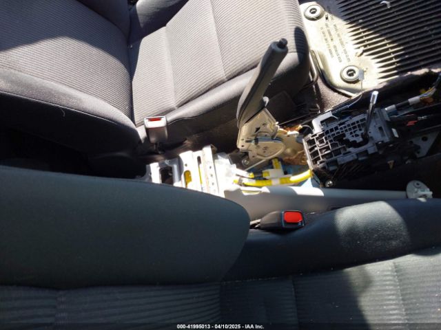 JTMBFREV3HJ145278 Toyota RAV4 LE