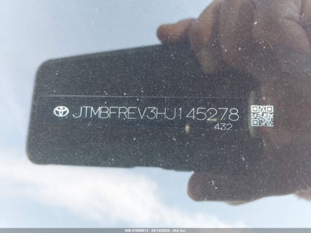 JTMBFREV3HJ145278 Toyota RAV4 LE