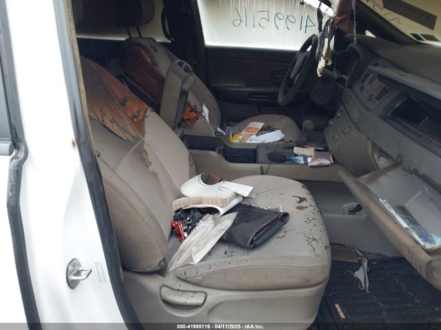 KNDMB5C11G6146931 KIA SEDONA LX