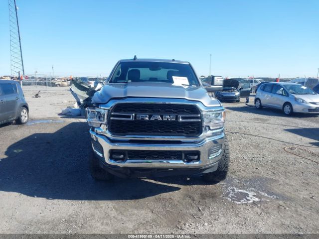 3C6UR5CJ5RG276442 RAM 2500 Tradesman  4x4 6'4 Box