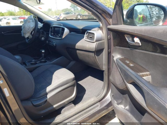 5XYPG4A35KG529645 KIA Sorento 2.4l Lx